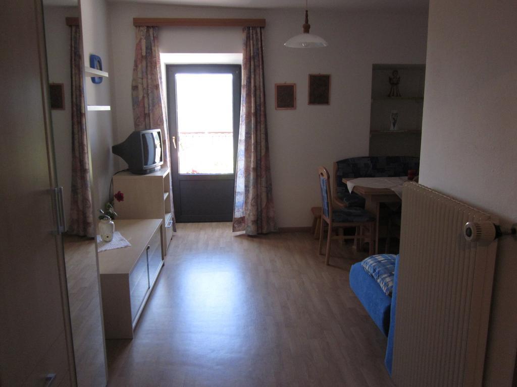 Gasthof Zum Roessl San Genesio Atesino Exteriör bild